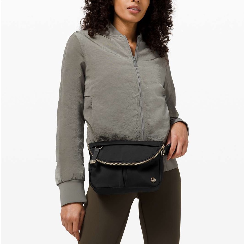 Lululemon All Night Festival Bag • like new condition • black and gold
